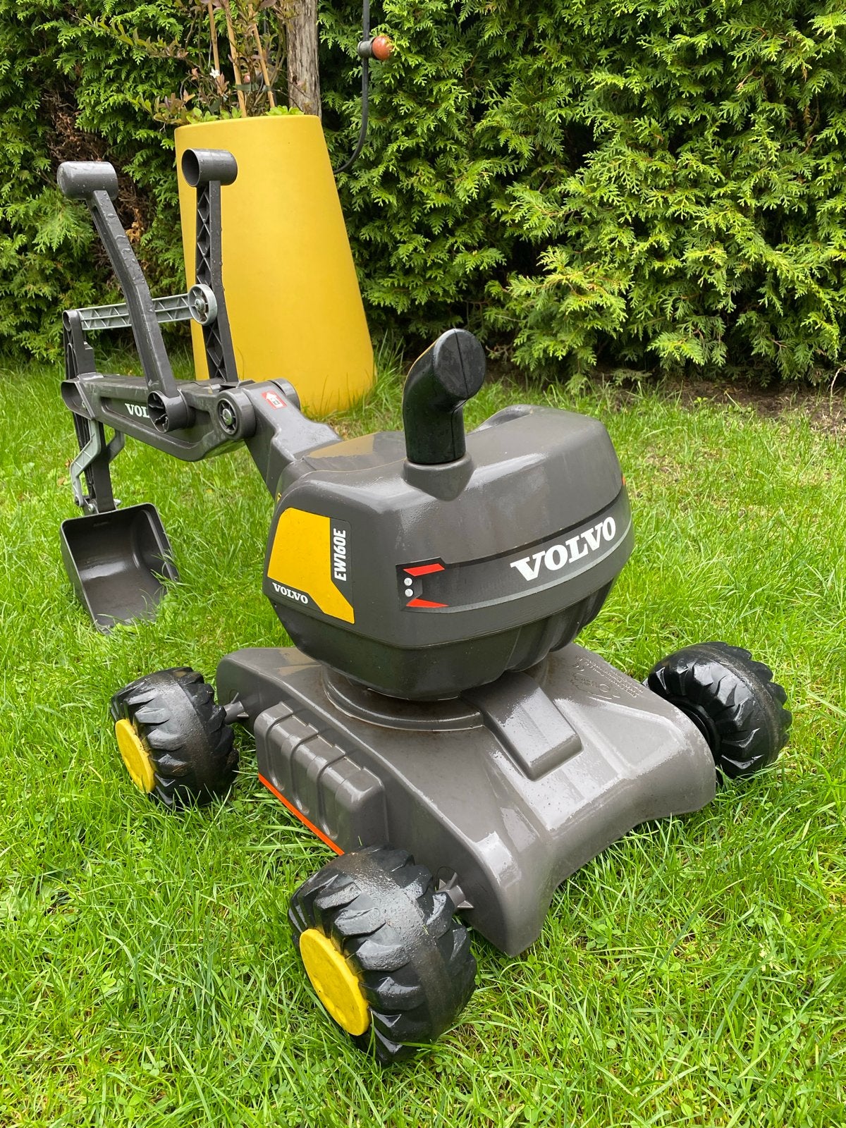 Volvo kinder zit-graafmachine - Speelgoed graafkraan, Ophalen, Gebruikt, Loopvoertuig