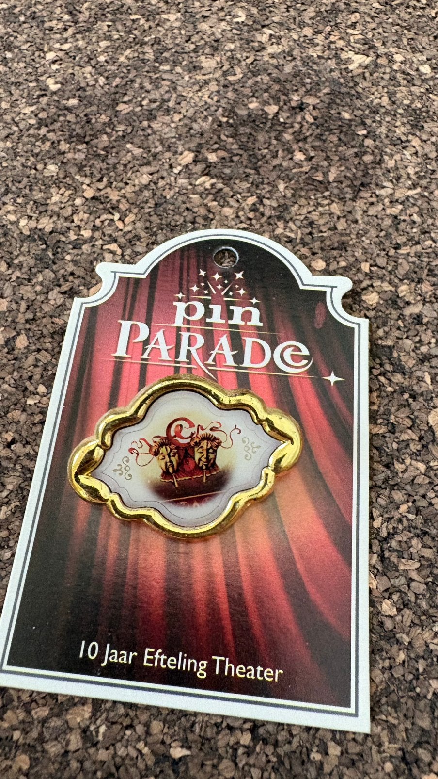 Efteling theater pin 10 jaar, Verzamelen, Efteling, Ophalen of Verzenden, Zo goed als nieuw, Button of Speldje