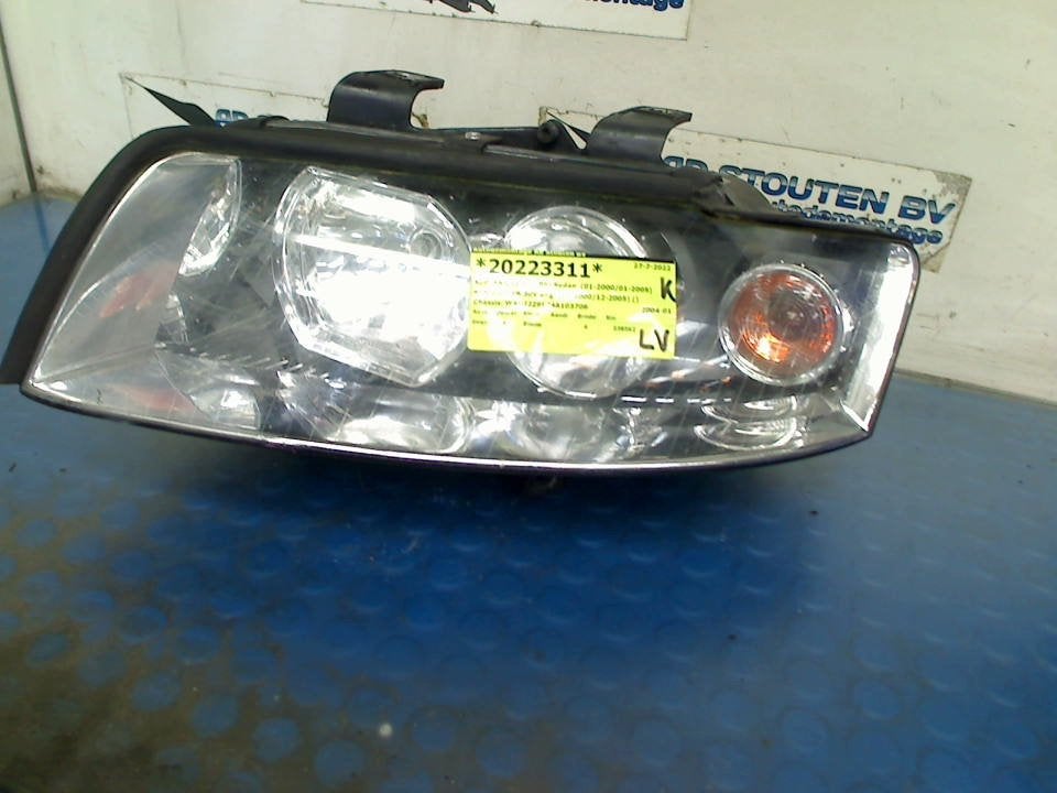 Koplamp Links Audi A4 Quattro (B6) 2004 8E0941003AQ, Gebruikt, Auto-Union-Straße  1, Ingolstadt 85057, , Duitsland, Info@audi.de