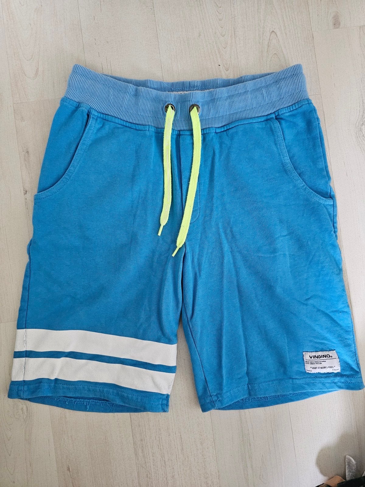 Vingino blauwe korte broek sweatpants maat 152, Kinderen en Baby's, Kinderkleding | Maat 152, Broek, Ophalen of Verzenden, Zo goed als nieuw