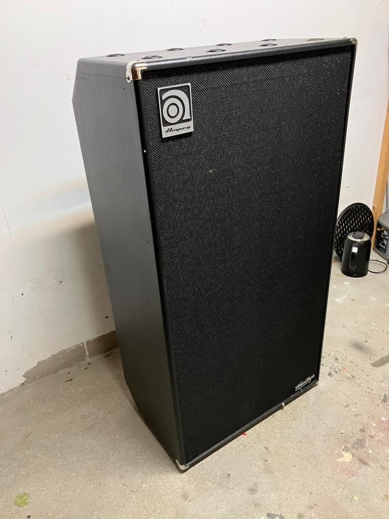 Ampeg Heritage SVT-810E speakerkast. USA Custom Eminence., Ophalen, Gebruikt, 100 watt of meer