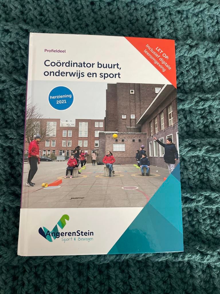 Coördinator buurt, onderwijs en sport - Studieboek, Ophalen of Verzenden, Zo goed als nieuw, MBO