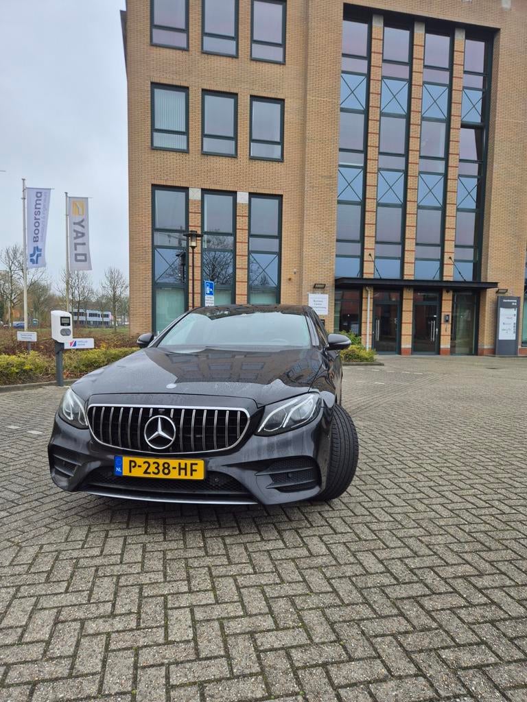 Mercedes-Benz E-Klasse 2.0 E220 D Sedan AUT 2016 Zwart, Auto's, Mercedes-Benz, Automaat, Achterwielaandrijving, Zwart, 4 cilinders