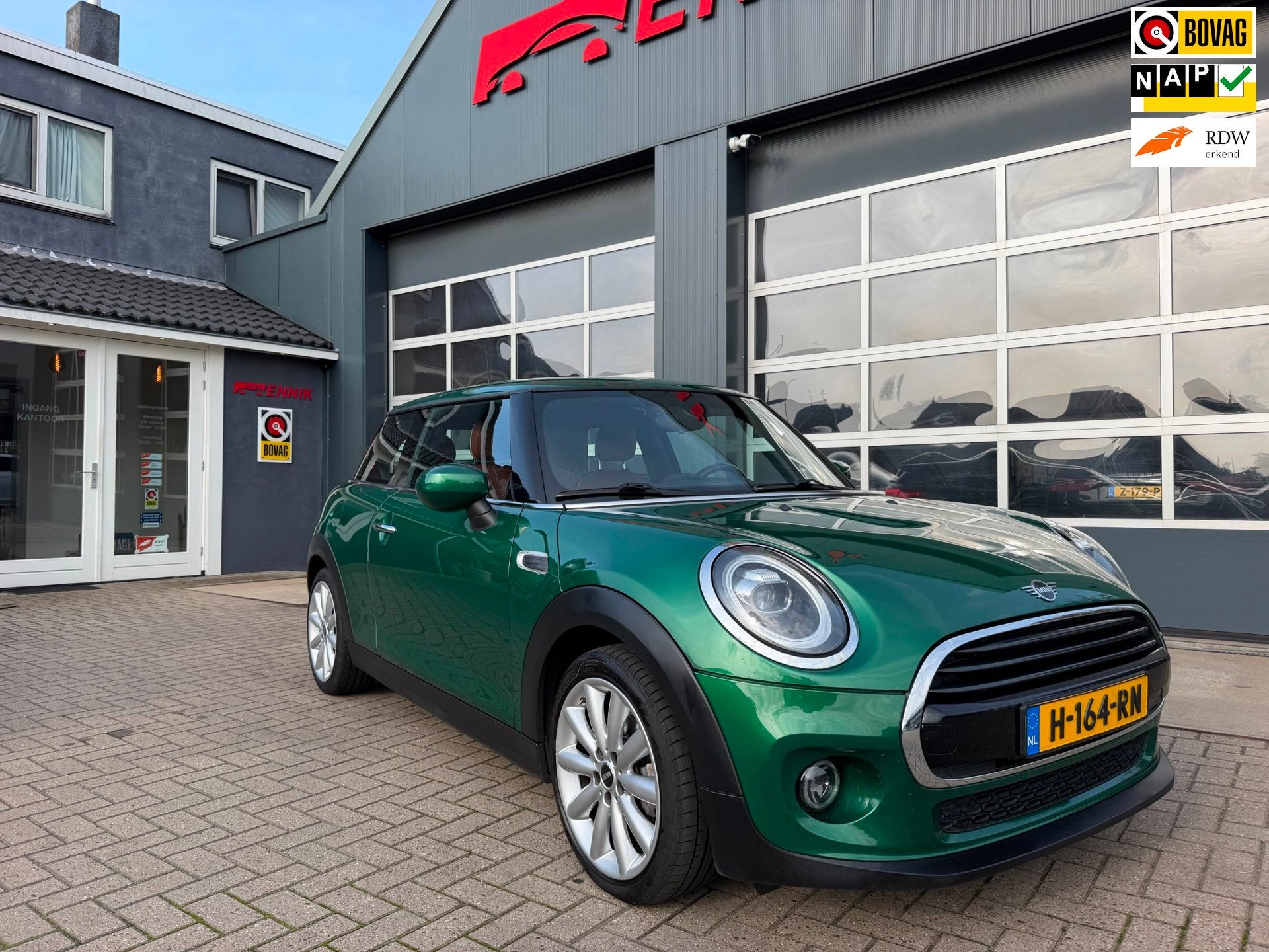 Mini 3-Deurs 1.5 Cooper Chili / Pano / Sportleder / Cruise /, Dealer onderhouden, 136 pk, Gebruikt, Euro 6