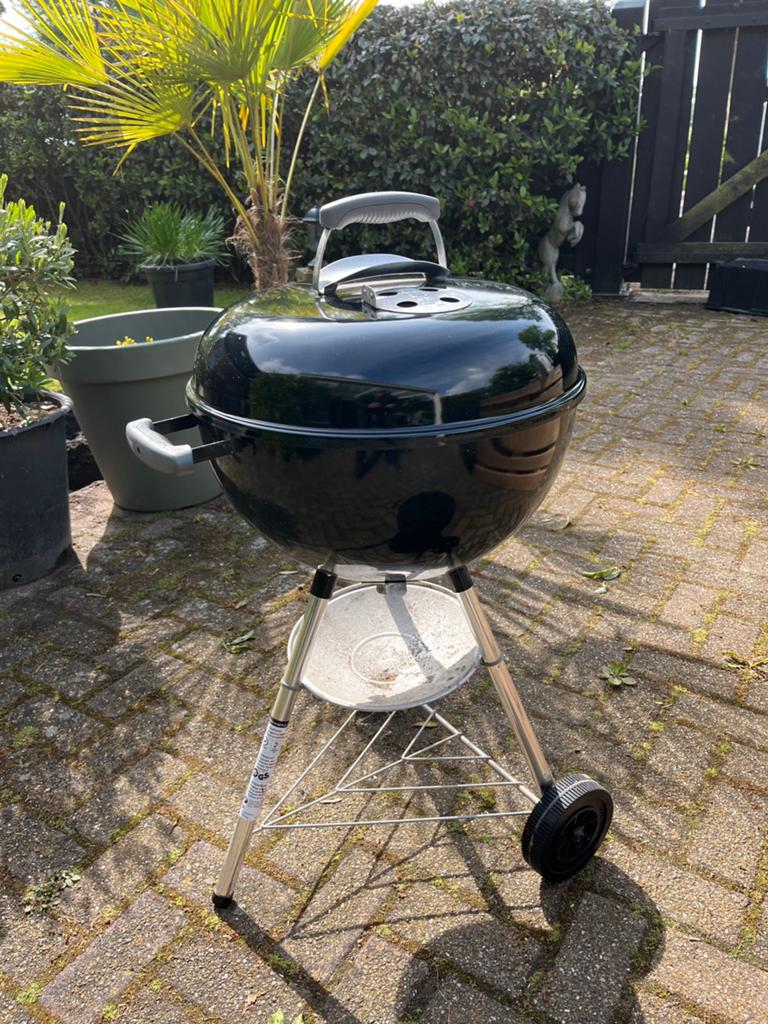 Weber houtskool bbq 47CM + Vuurstarter, Tuin en Terras, Houtskoolbarbecues, Ophalen, Gebruikt, Met accessoires