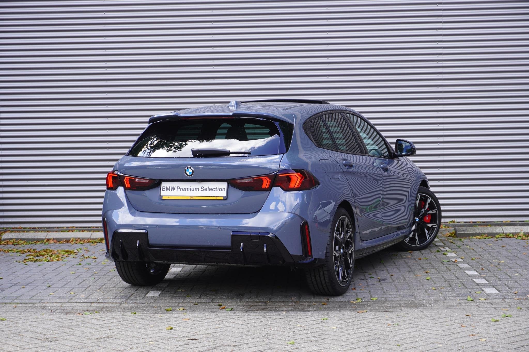 BMW 1 Serie 120 | M Sportpakket Pro | 19 inch LM M Y-spaak |, Stof, Euro 6, Met garantie (alle), Stuurwielverwarming