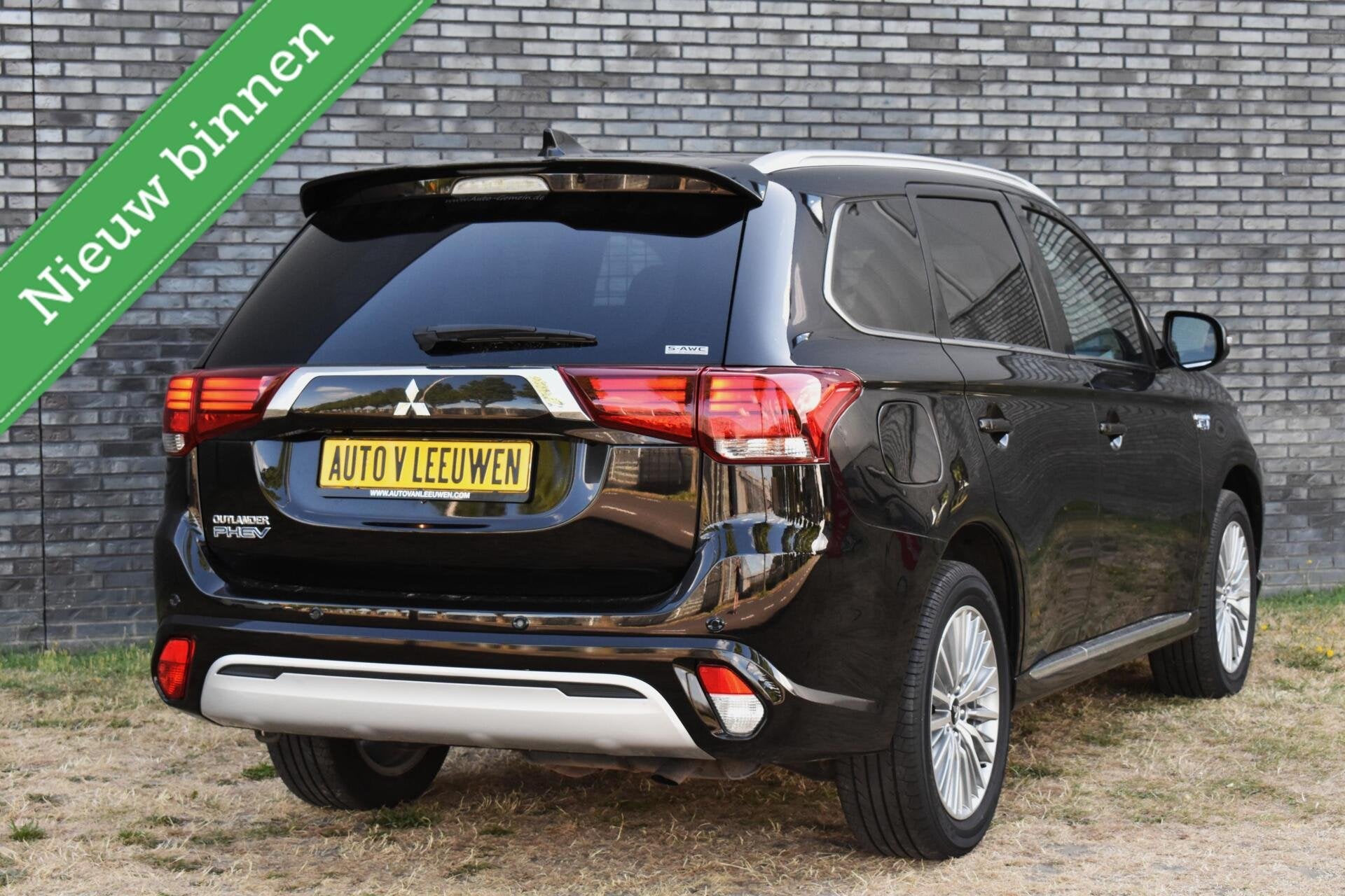 Mitsubishi Outlander 2.4 PHEV Diamand Edition LEDER VOL! 360, Auto's, Euro 6, 4 cilinders, Zwart, Leder