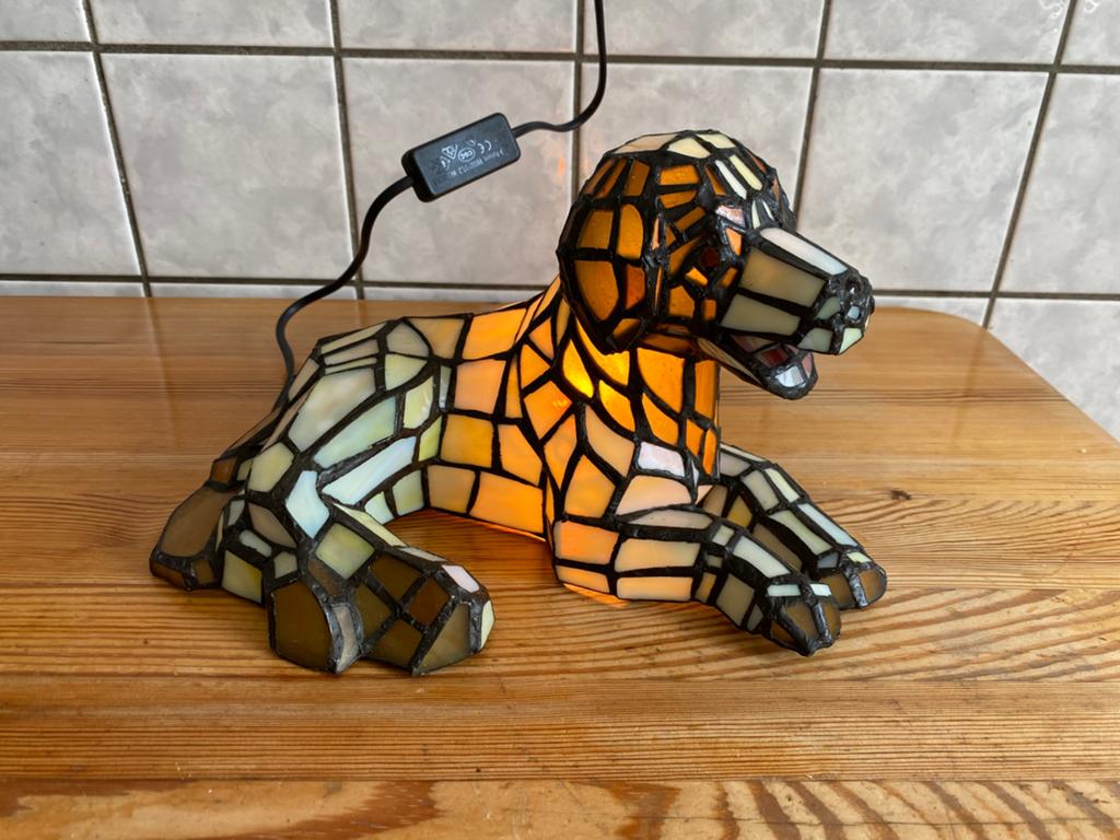 Tiffany glas hond 33x18 cm vaste prijs 59.00, Ophalen of Verzenden, Zo goed als nieuw, Glas, Minder dan 50 cm