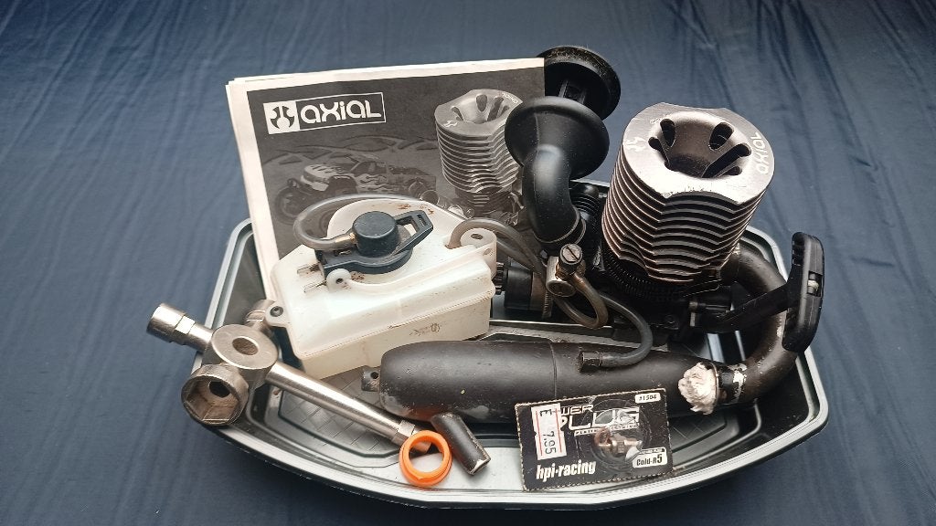 Nitromotor Axial 1s 28 4,6cc buggy/truggy, Hobby en Vrije tijd, Ophalen of Verzenden, Zo goed als nieuw, Onderdeel, Schaal 1:8