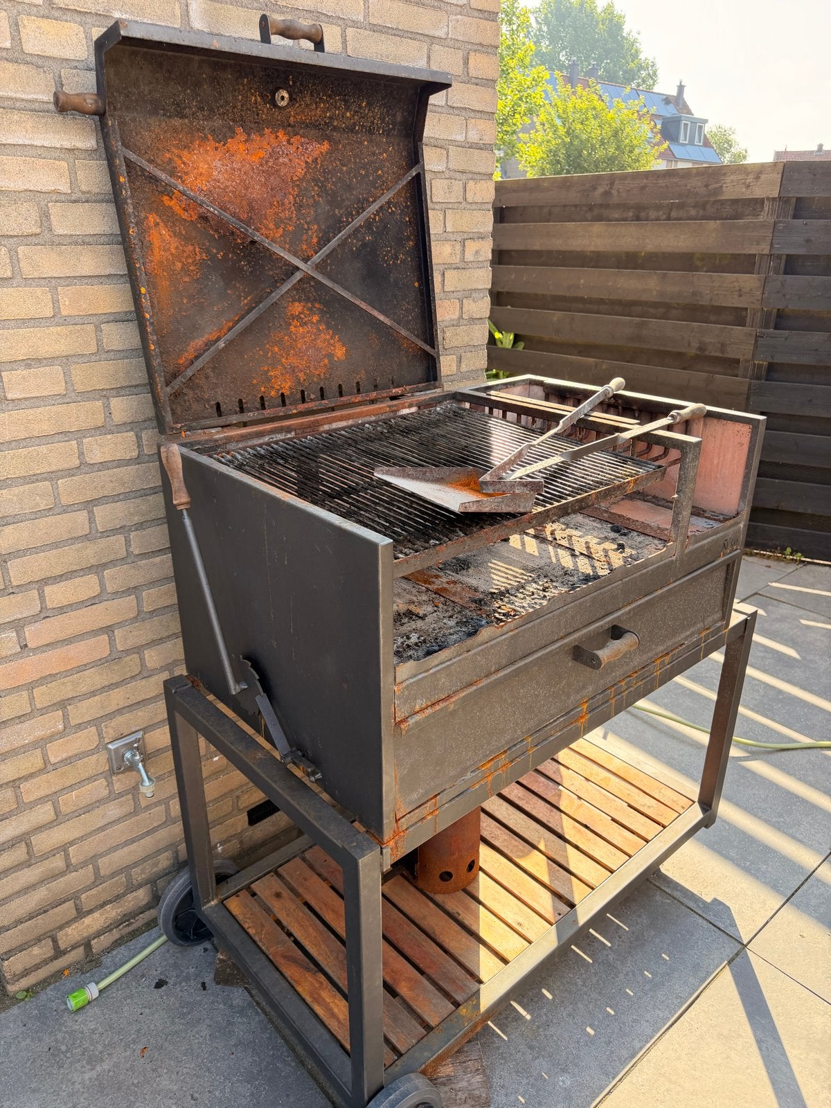 Nuke Delta BBQ Argentijnse Grill, Ophalen, Gebruikt