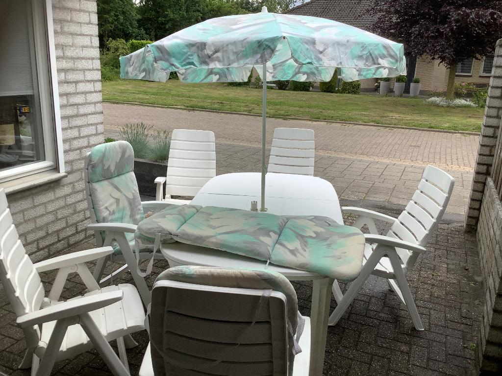 Tuinstel met kussens en parasol, Ophalen, Gebruikt, Kunststof, Verstelbaar
