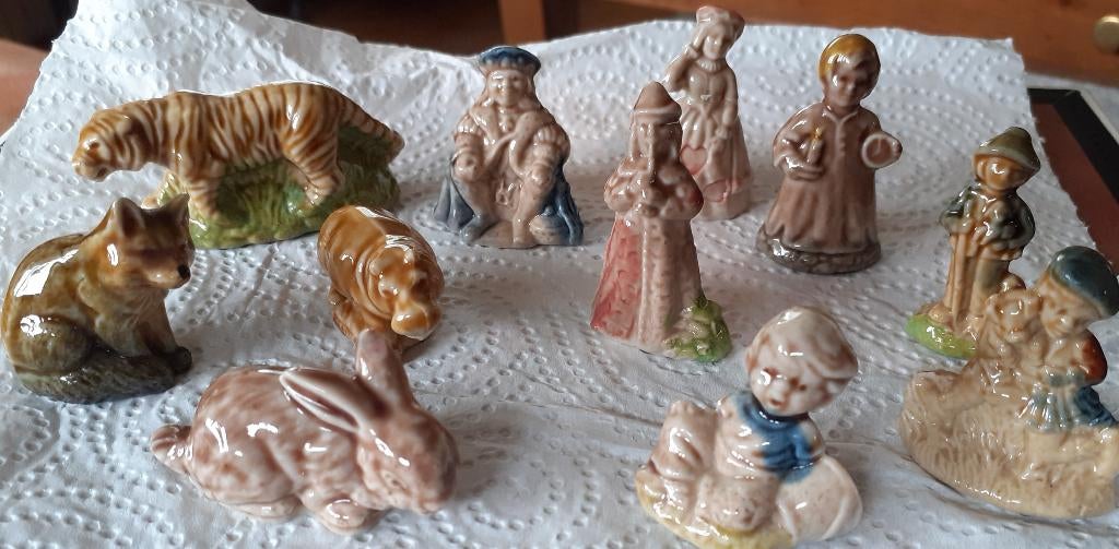 poppenhuis en toebehoren  beeldjes als nieuw NU 10,--, Verzenden, Nieuw, Poppenhuis