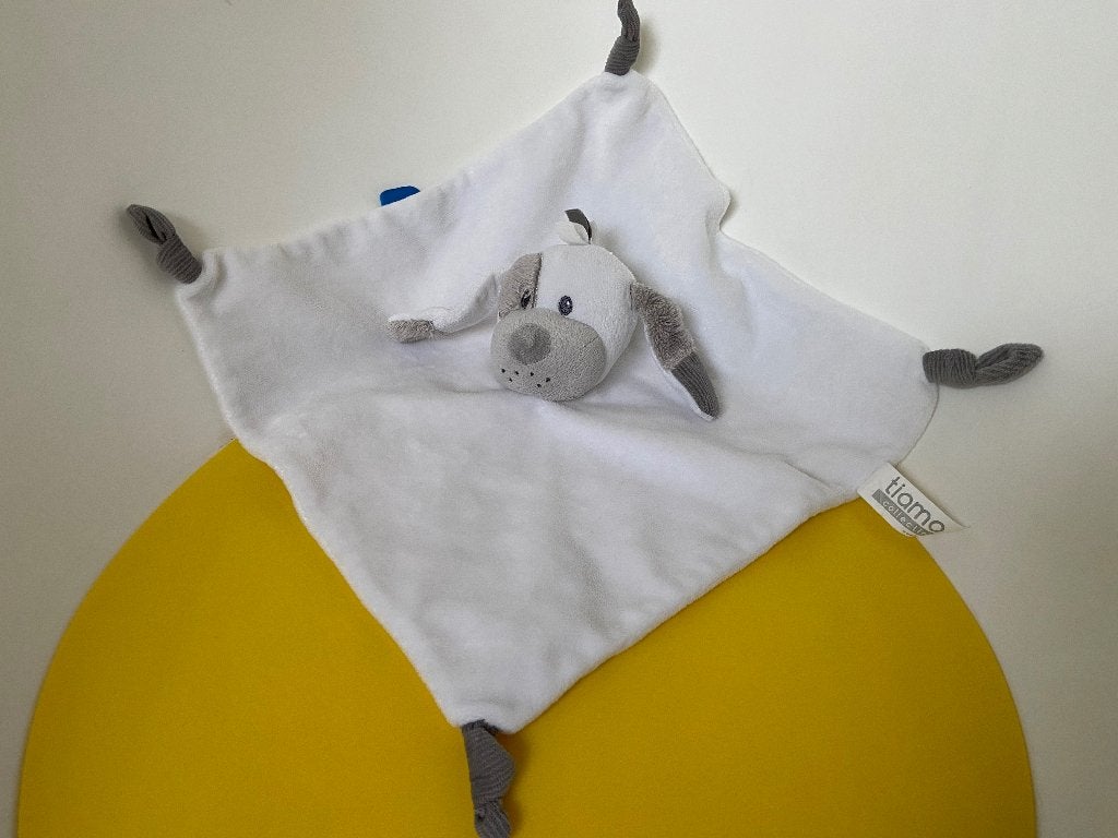 K4019 Tiamo doek doekje hond wit grijs, Ophalen of Verzenden, Zo goed als nieuw, Hond