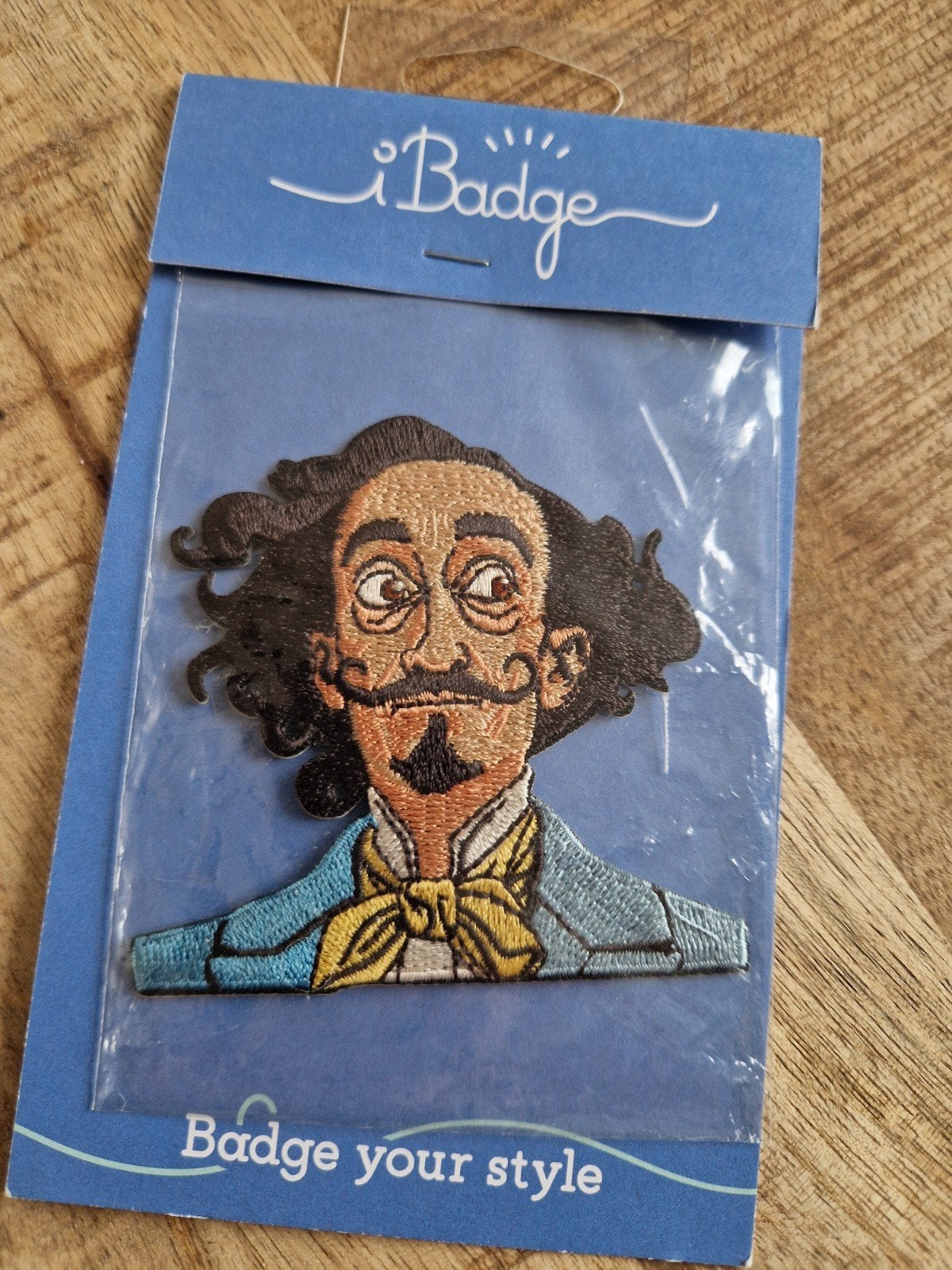 iBadge Salvador Dalí Strijk- of Stickerpatch 7.5cm x 7.5cm, Hobby en Vrije tijd, Ophalen of Verzenden, Nieuw, Overige applicaties