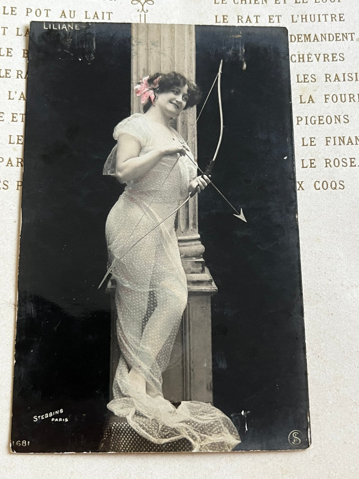 Liliane - dame als godin Diana (SL), Ophalen of Verzenden, Voor 1920, Gelopen, Overige thema's