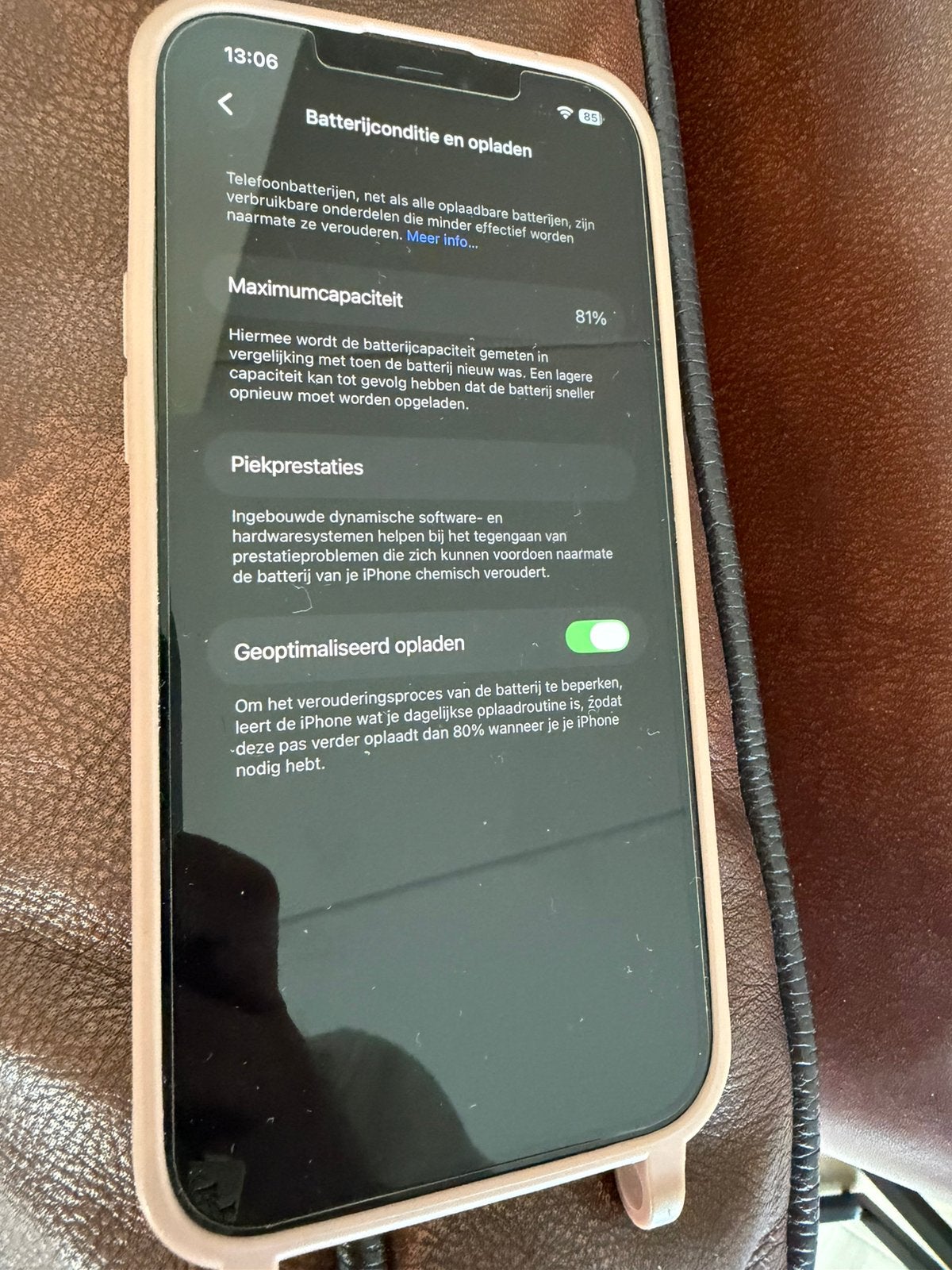 Foto 5 van iPhone 12 pro max (achterkant barst)