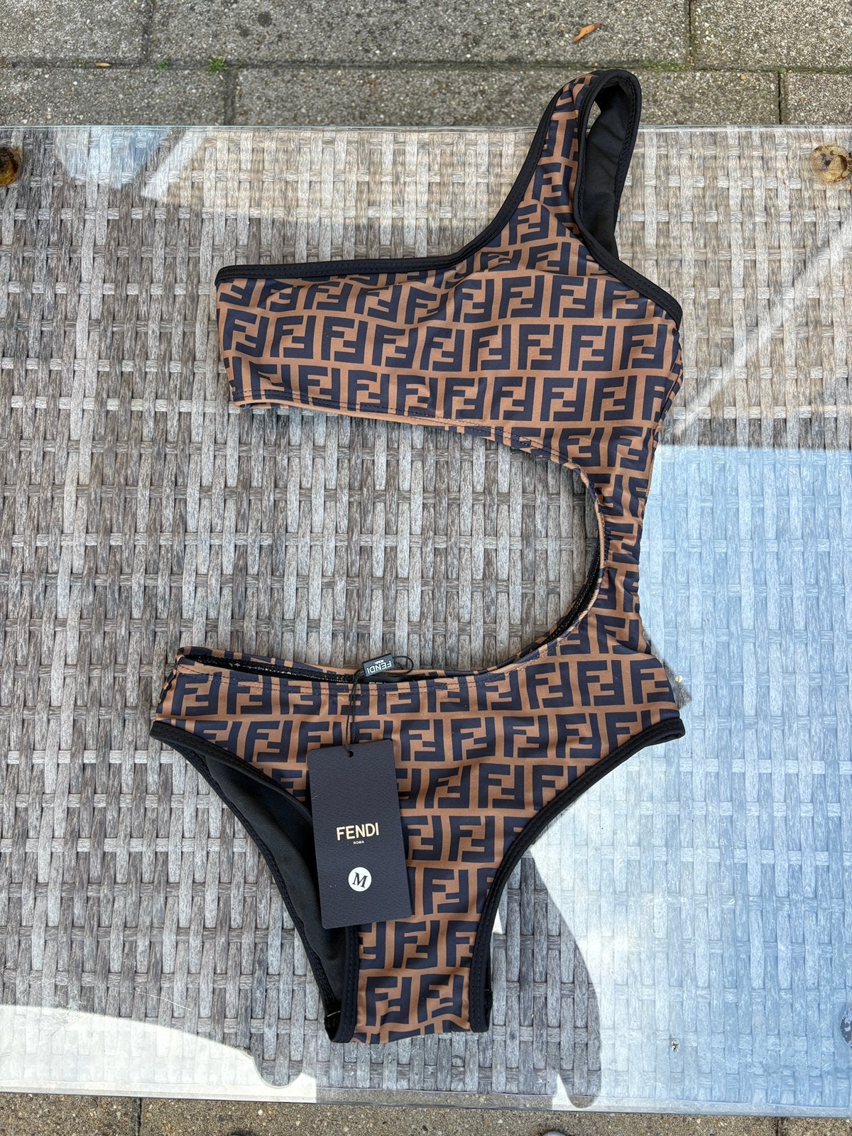 Fendi badpak nieuw maat m valt klein, Kleding | Dames, Badmode en Zwemkleding, Ophalen of Verzenden, Zo goed als nieuw, Bikini
