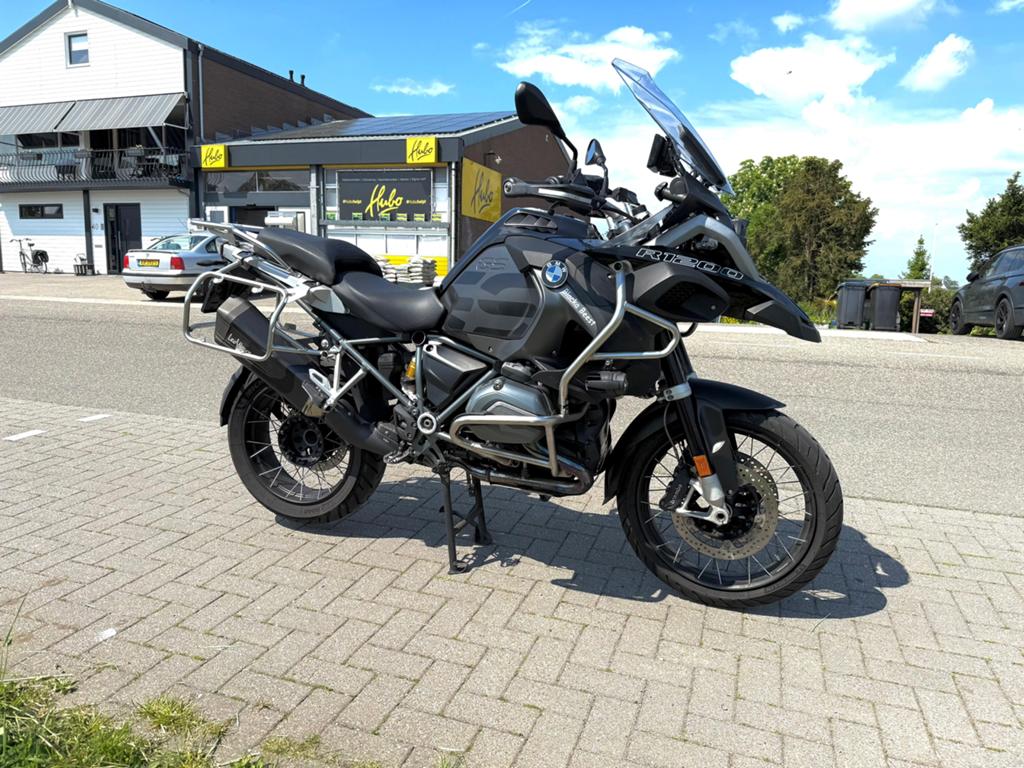 BMW R1200GS ADVENTURE/R1200GS TRIPLE BLACK 2017, 2 cilinders, Gebruikt, Particulier, Toermotor