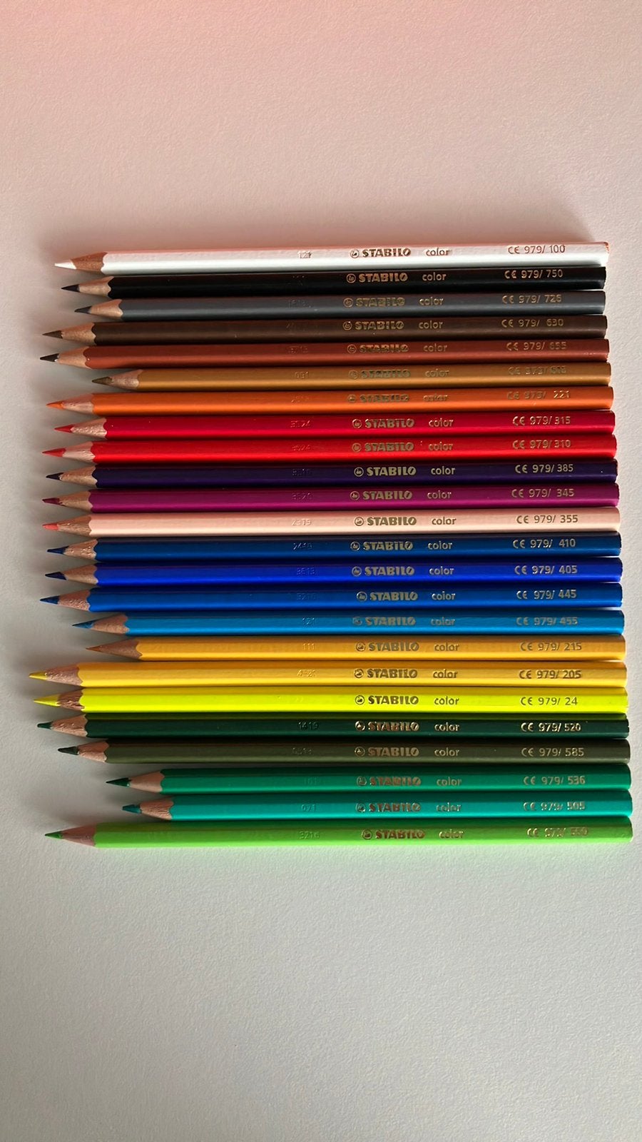 Stabilo potloden 24 x zi goed als nieuw, Hobby en Vrije tijd, Tekenen, Zo goed als nieuw, Potlood of Stift, Ophalen of Verzenden