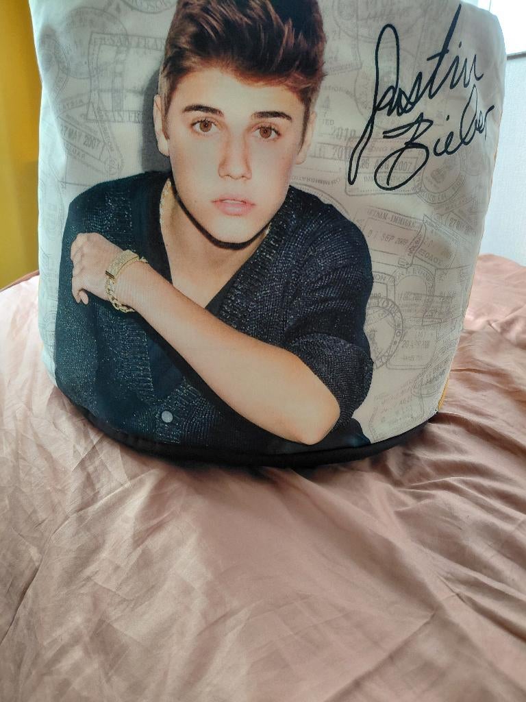 Justin bieber, Verzamelen, Muziek, Artiesten en Beroemdheden, Ophalen, Zo goed als nieuw, Overige typen, Gesigneerd