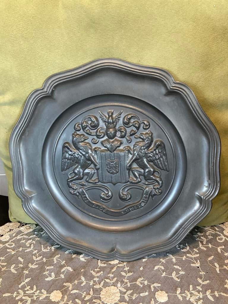 Tinnen bord met wapenschild (200324), Ophalen of Verzenden
