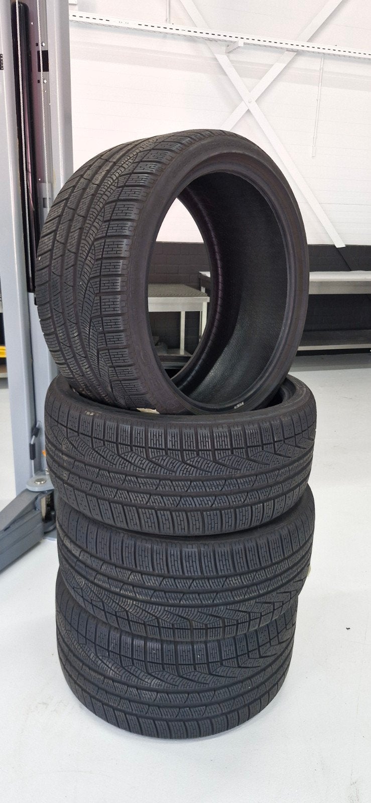 Winterbanden Cayenne breedset 265/35 om 305/30/21, Ophalen, Gebruikt, 265 mm, Band(en)
