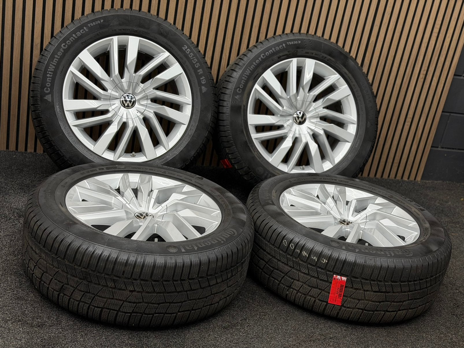 ZGAN! Originele 19 inch VW Touareg Osorno 5x112 Continental, Auto-onderdelen, 255 mm, ., Banden en Velgen, Winterbanden
