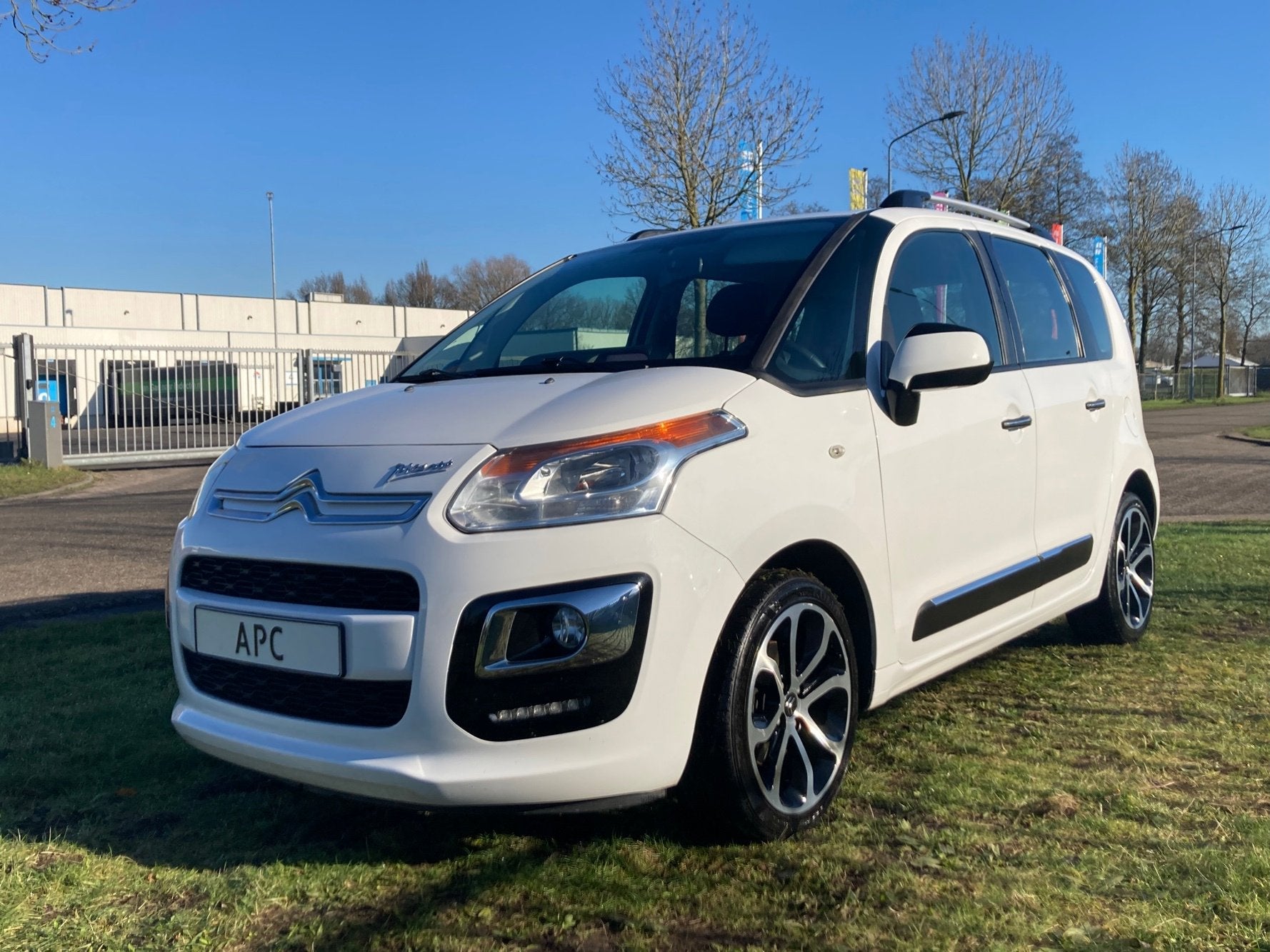 Citroen C3 Picasso 1.2 PureTech Tendance | HANDEL|EXPORT, Auto's, Dealer onderhouden, Gebruikt, 1199 cc, Wit