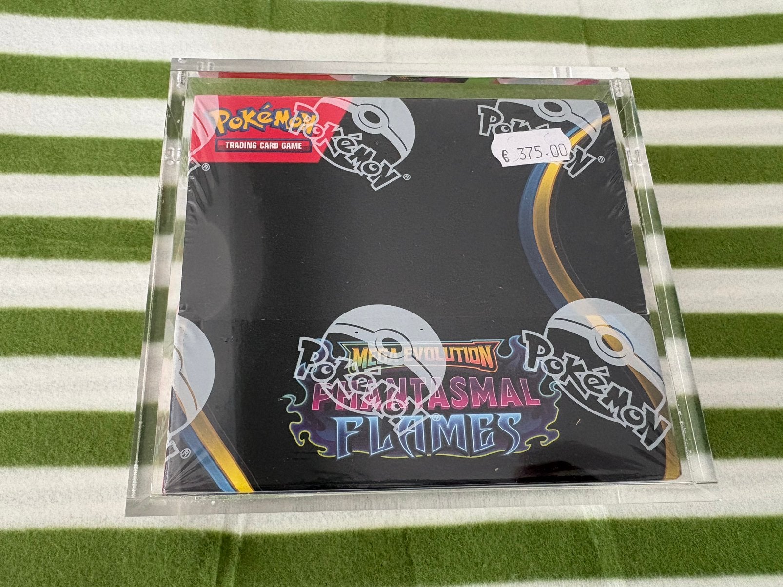 Phantasmal Flamed Booster Box + Acryl Case, Ophalen of Verzenden, Nieuw, Boosterbox