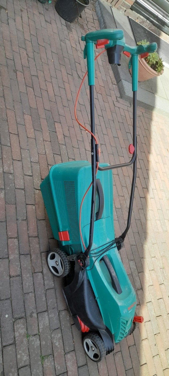 maaier bosch arm 37 cm breed maaier.maaier bosch 37 cm breed, Tuin en Terras, Ophalen of Verzenden, Gebruikt