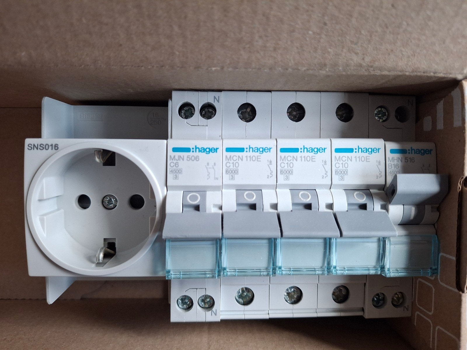 Nieuw Hager installatiemateriaal - Groepenkast componenten, Ophalen of Verzenden, Nieuw, Hager, Aardlekautomaat