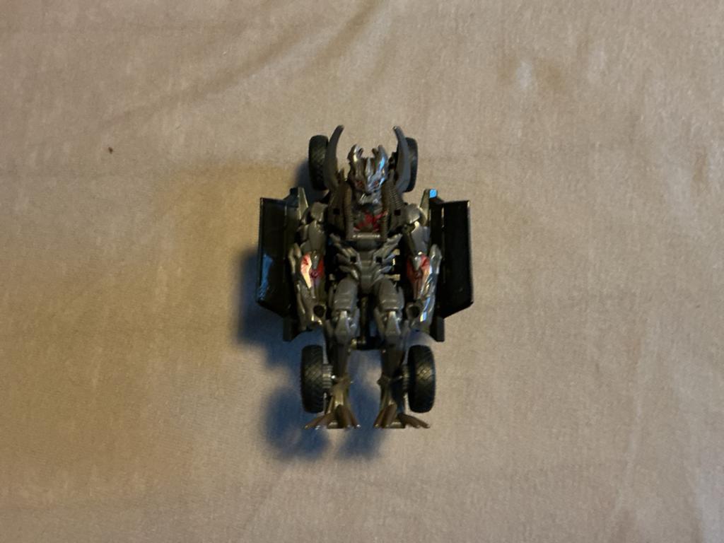 Transformers Decepticon Speelgoedfiguur - Auto naar Robot, Kinderen en Baby's, Speelgoed | Speelgoedvoertuigen, Ophalen, Gebruikt