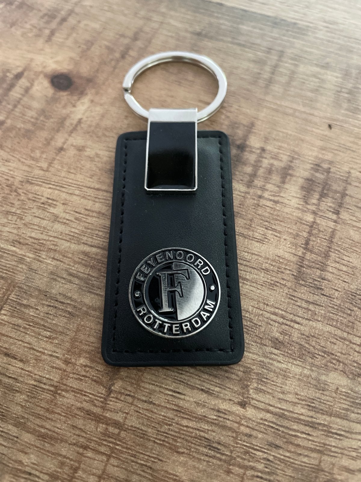 Feyenoord sleutelhanger - Zwart met logo, Ophalen of Verzenden, Gebruikt