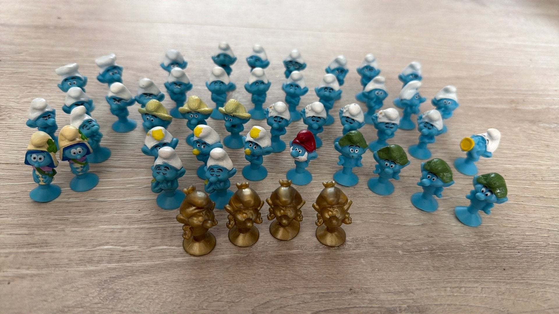 Grote verzameling Smurfen zuignapjes Peyo, Verzamelen, Ophalen of Verzenden, Zo goed als nieuw, Verschillende Smurfen