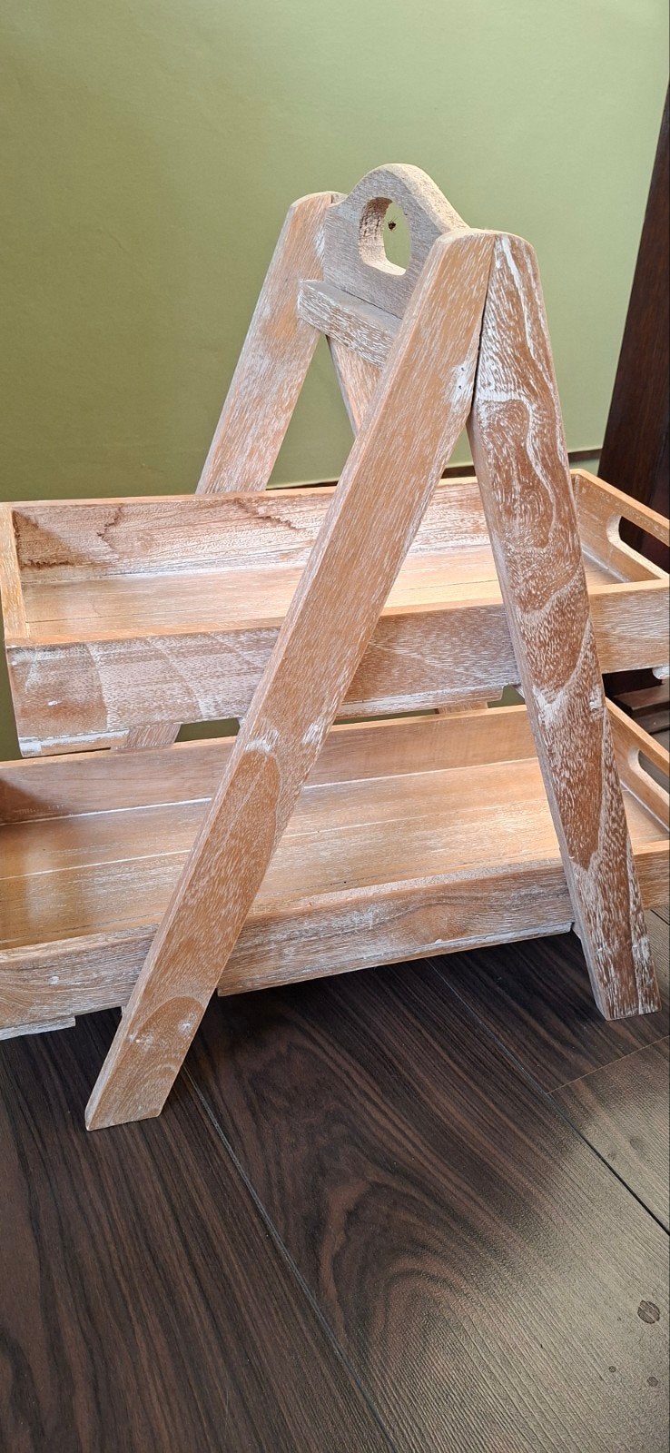 Etagere van hout van riverdale, Huis en Inrichting, Woonaccessoires | Etagères, Ophalen, Zo goed als nieuw
