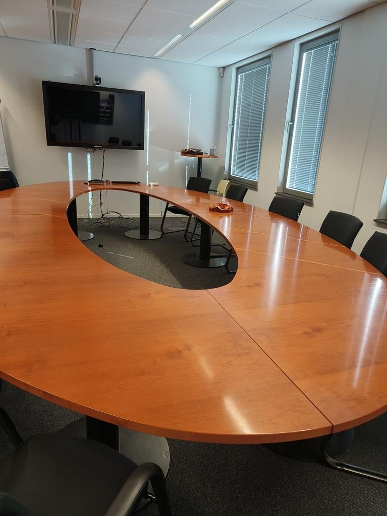 Grote ovale vergadertafel, Vergader- of Presentatieruimte, Ophalen of Verzenden, Gebruikt, Tafel