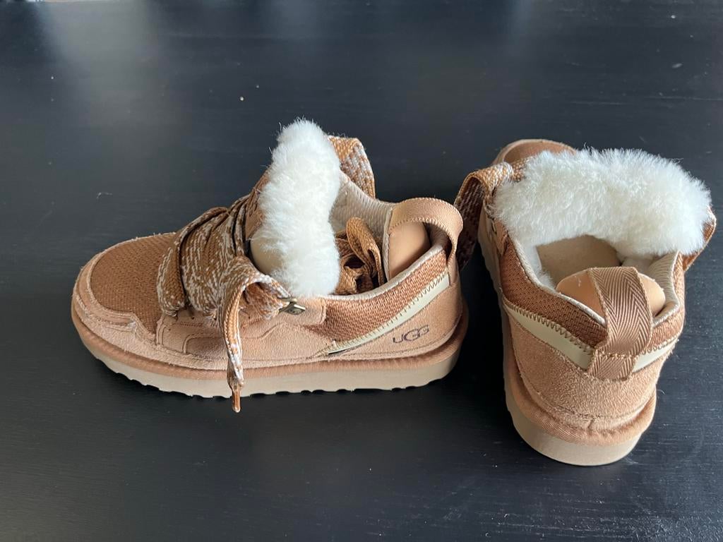 UGG Lowmel sneakers/enkellaarsjes maat 35-36 met extra veter, Ophalen, Bruin, Nieuw, Sneakers of Gympen
