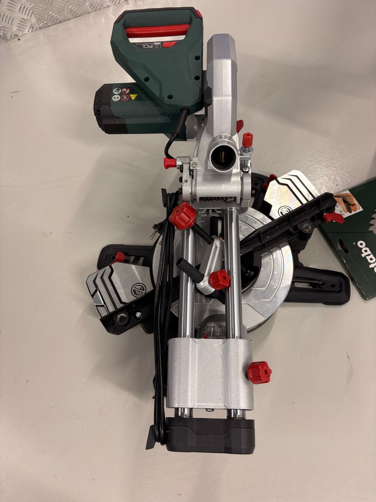 Metabo KGS 216 M Afkortzaag - NIEUW (nooit gebruikt), Doe-het-zelf en Verbouw, Gereedschap | Zaagmachines, 70 mm of meer, Nieuw