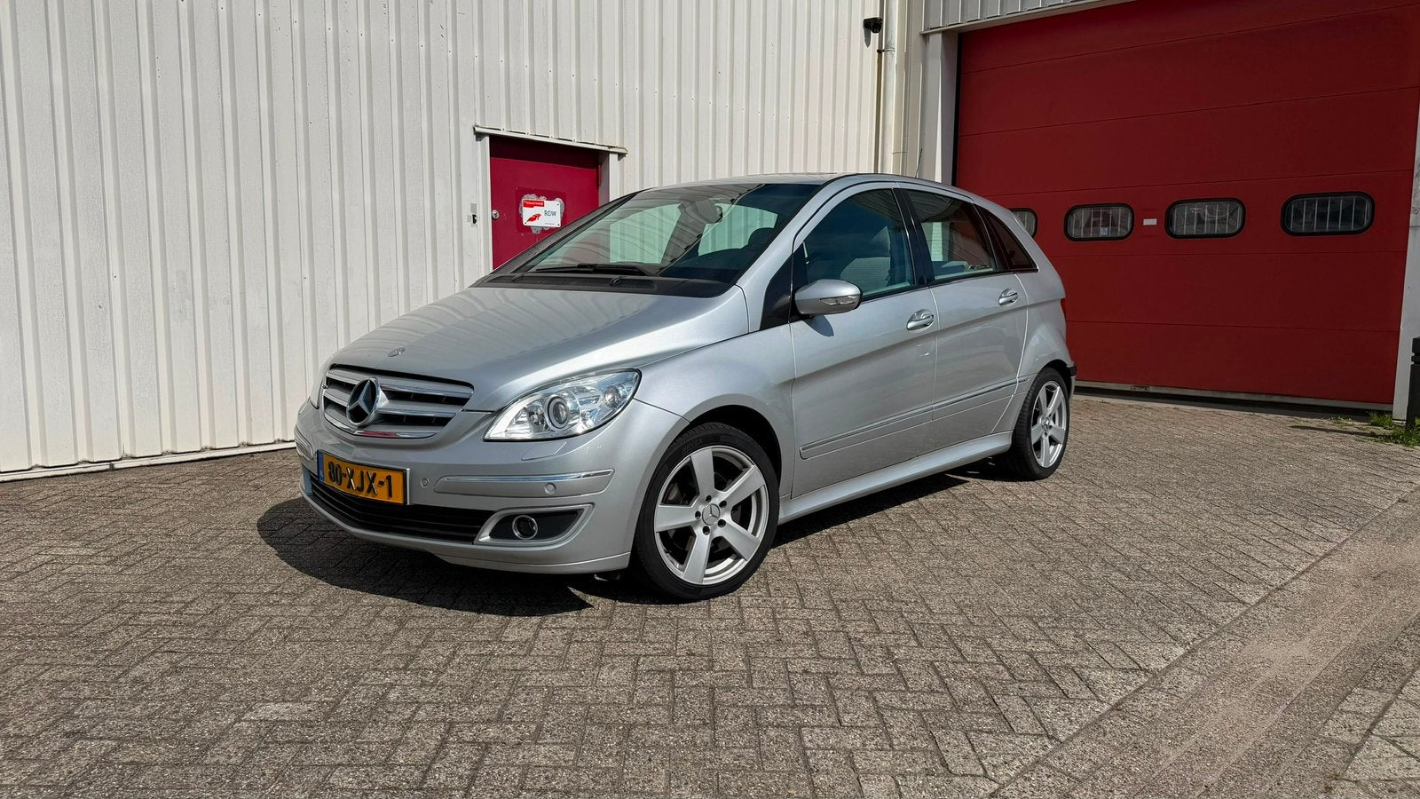 Mercedes-Benz B200 2.0 Automaat | Pano-schuifdak | Cruise, 136 pk, 4 cilinders, 1290 kg, 400 kg