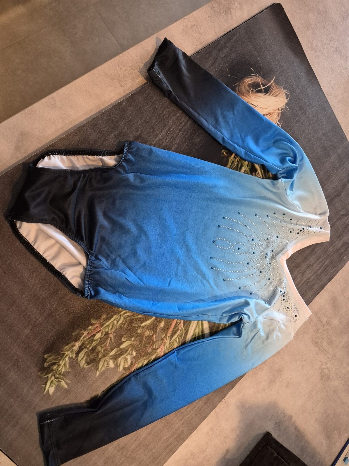 Nieuw Blauw turnpakje met stras steentjes maat zie foto bove, Sport en Fitness, Turnen, Maat 36 t/m 42, Ophalen of Verzenden, Nieuw