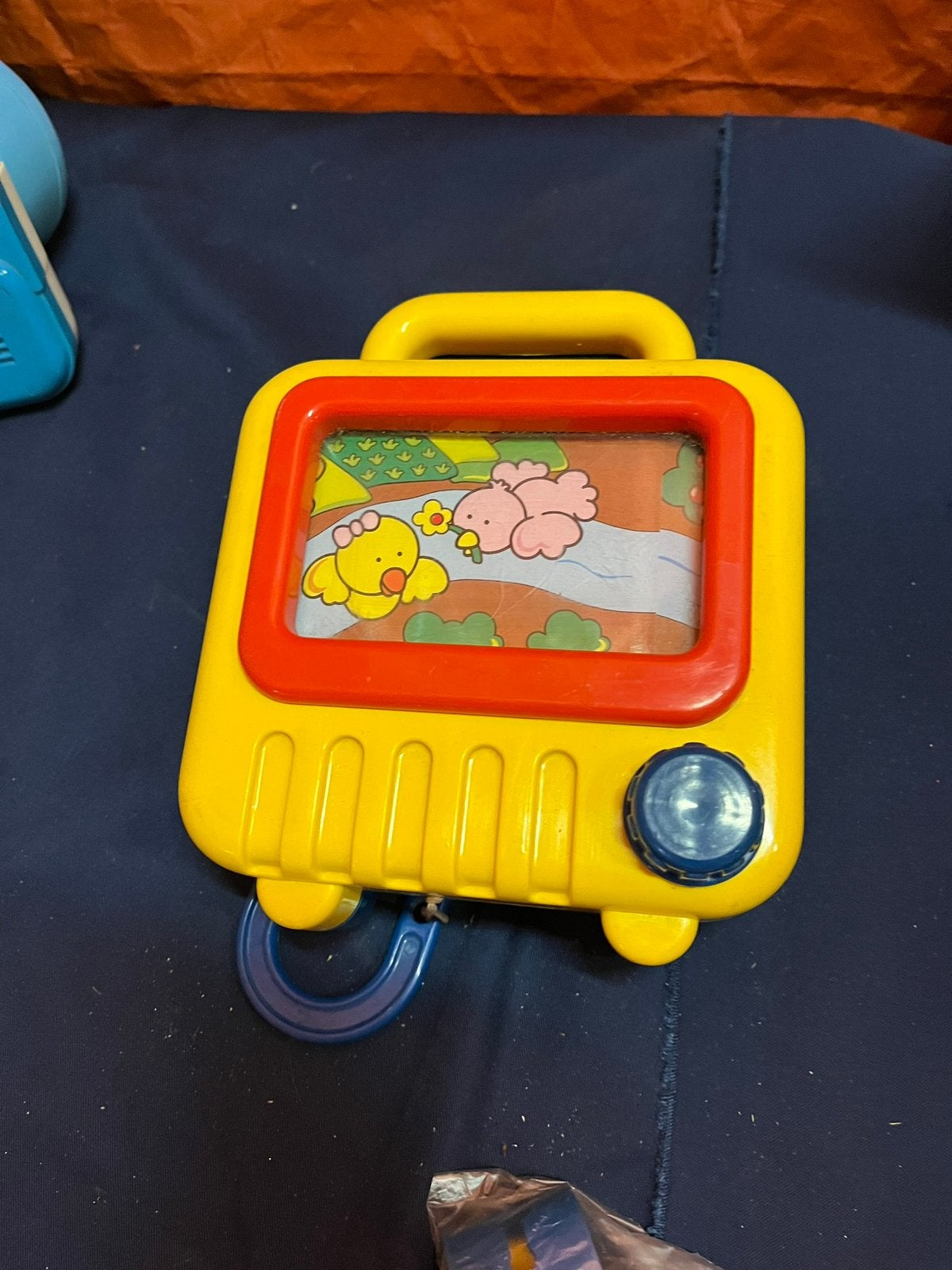 Vintage Baby Rammelaar Speeltje Geel met Dieren, Kinderen en Baby's, Speelgoed | Vtech, Ophalen of Verzenden, Zo goed als nieuw
