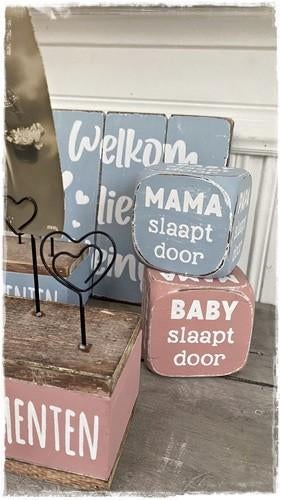 Dobbelsteen 8x8cm wie slaapt er door, mama, papa, baby blauw, Woodart, Kraamcadeau, Woodart, Nieuw