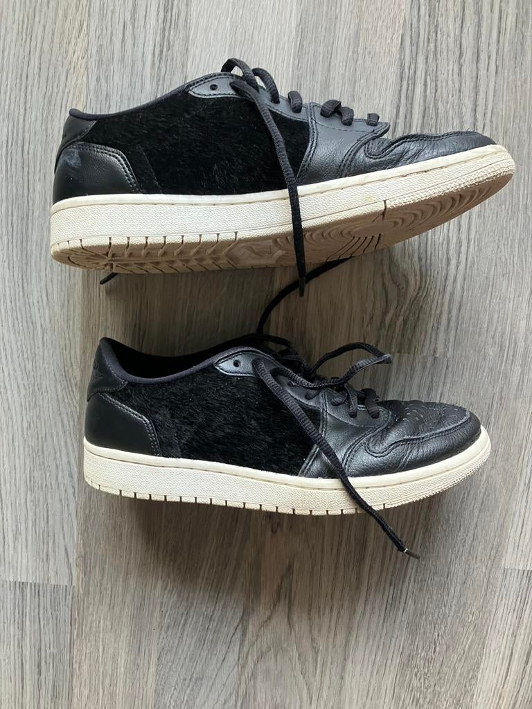 Zwarte Nike sneakers maat 38.5 bijna gratis, Ophalen of Verzenden, Zo goed als nieuw, Zwart, Sneakers of Gympen