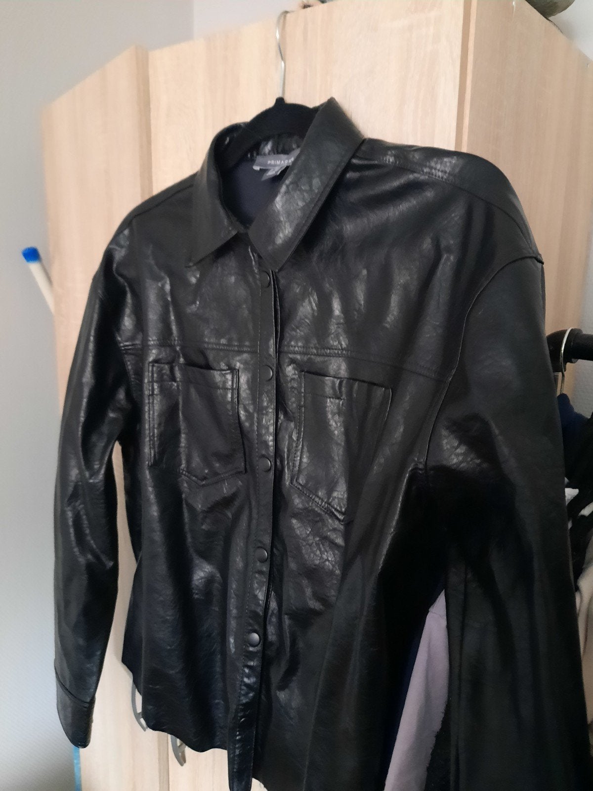 Zwart leren overhemdjasje van Primark, Kleding | Dames, Maat 38/40 (M), Primark, Zwart, Ophalen of Verzenden