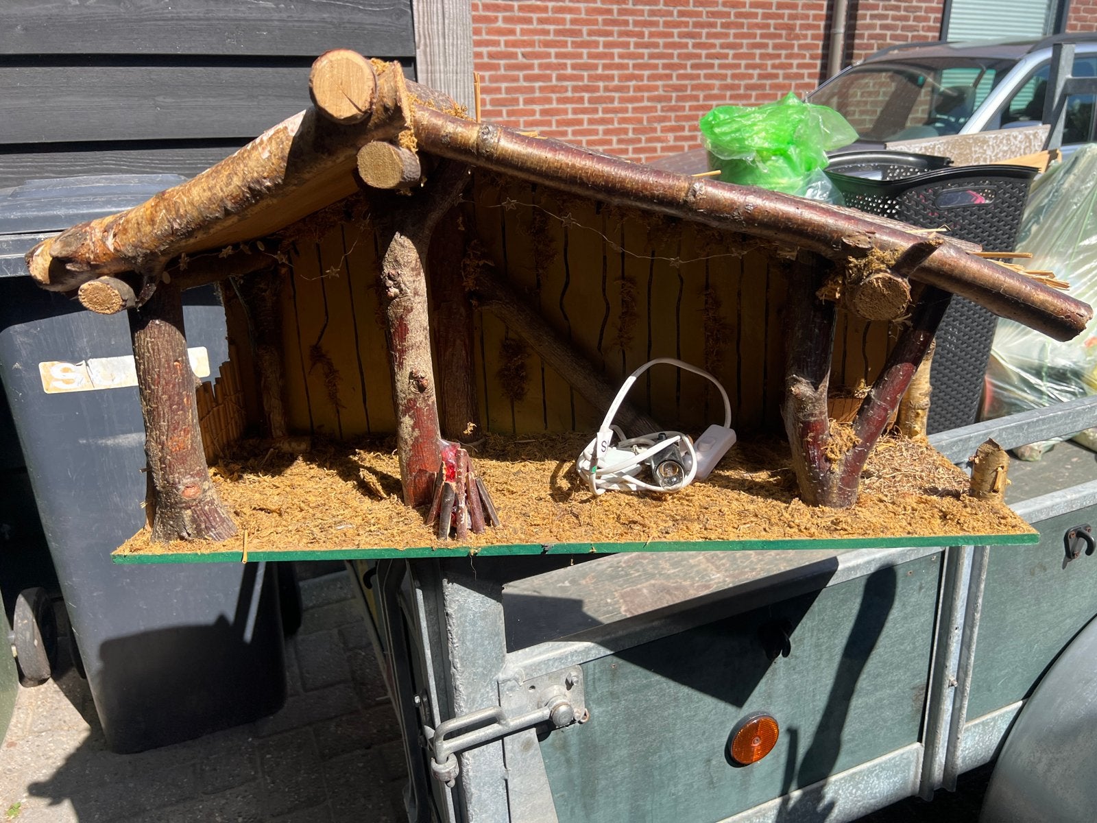 Kerststal met verlichting, Ophalen