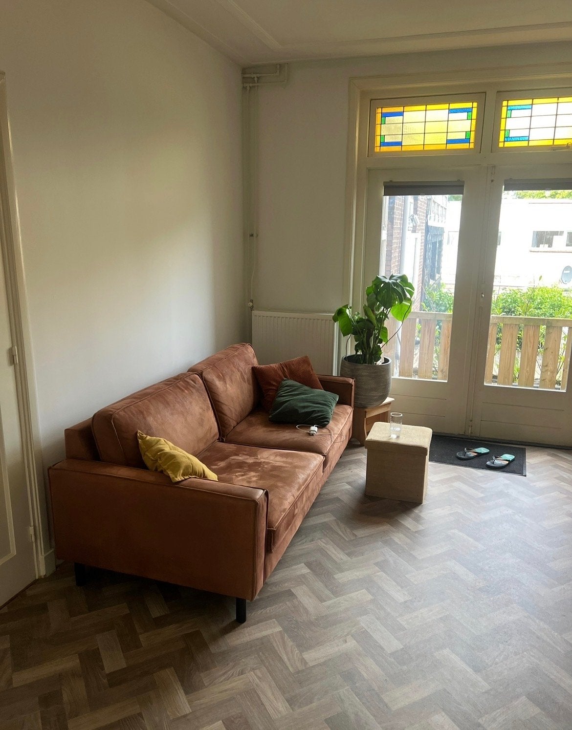 Comfortabele bruine 2.5 zitsbank, Huis en Inrichting, Banken | Bankstellen, Ophalen, Gebruikt, Driepersoons, 75 tot 100 cm