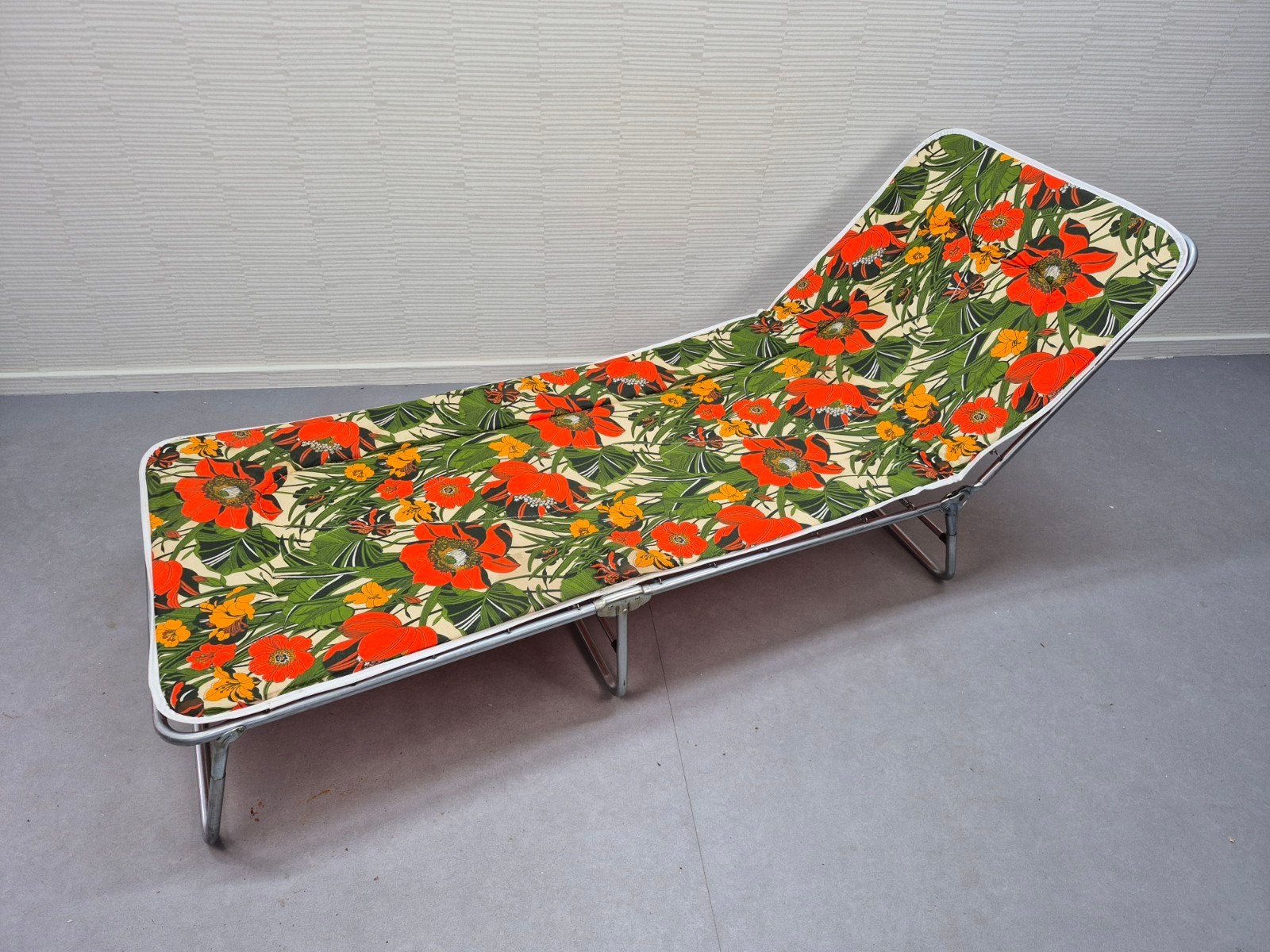 Vintage ligbed/zonnebed/tuinbed met bloemen patroon., Tuin en Terras, Ophalen of Verzenden, ., ., .