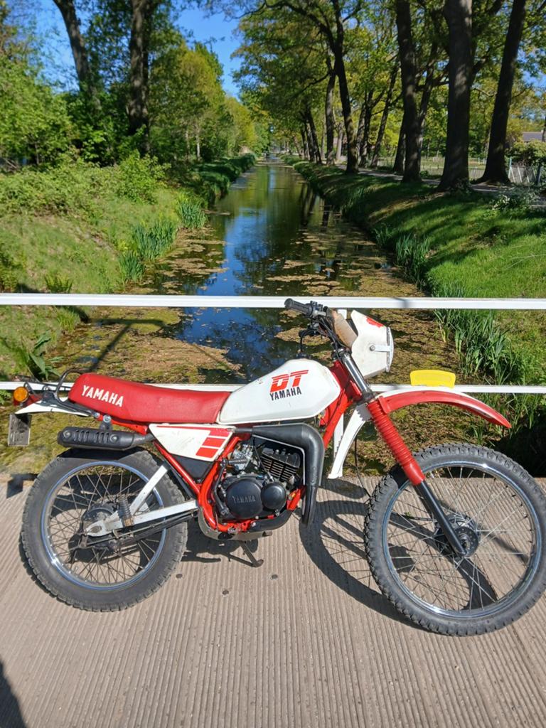 Te koop yamaha dt mx 50 brommer kenteken, Fietsen en Brommers, Ophalen