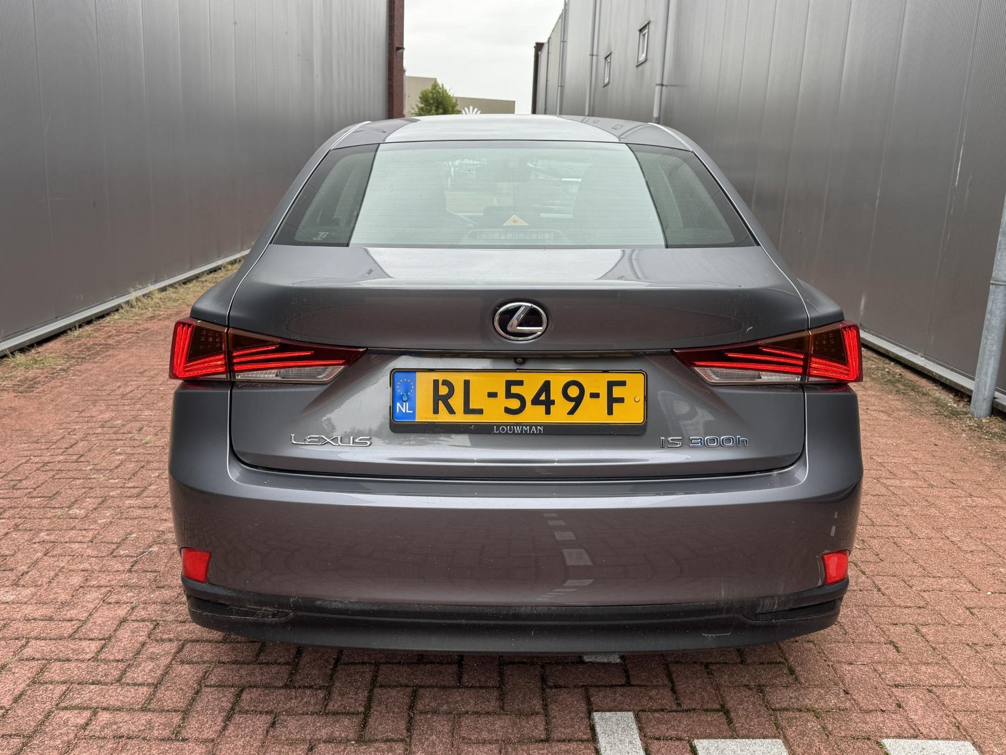 Lexus IS 300h Facelift (Nw beurt + nw HHC!) Xenon, Auto's, Automaat, Gebruikt, Automatische klimaatregeling, 23 km/l