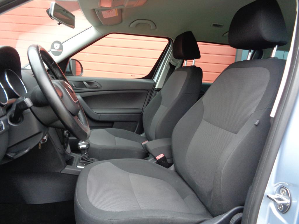 Skoda Yeti 1.2 TSI Comfort 105PK Automaat Airco LMV Trekhaak, Euro 5, Electronic Stability Program (ESP), Gebruikt, 680 kg